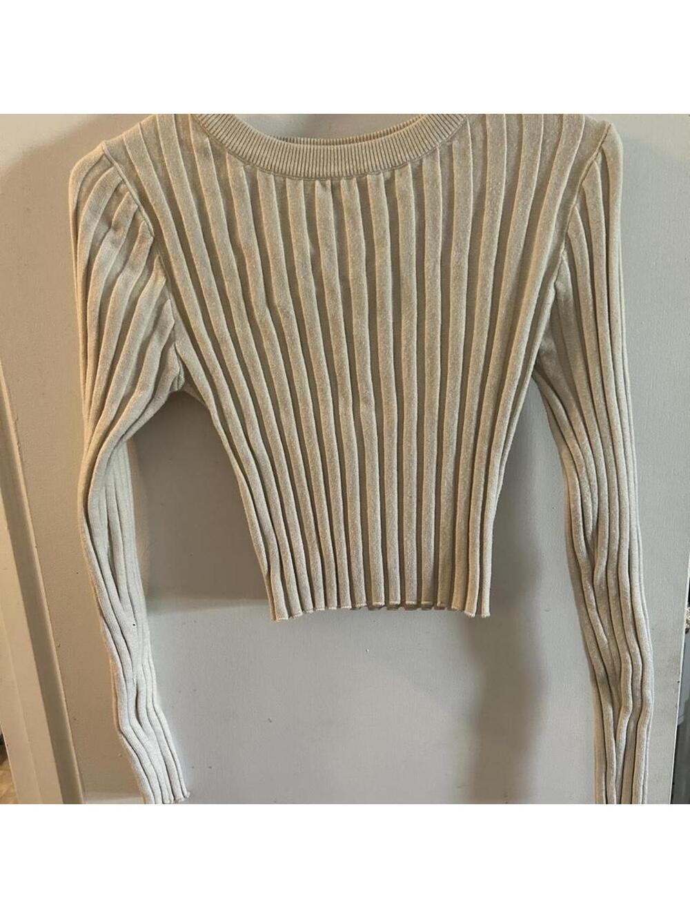Altar'd State cream ribbed knit long sleeve crop top with peep hole back size S